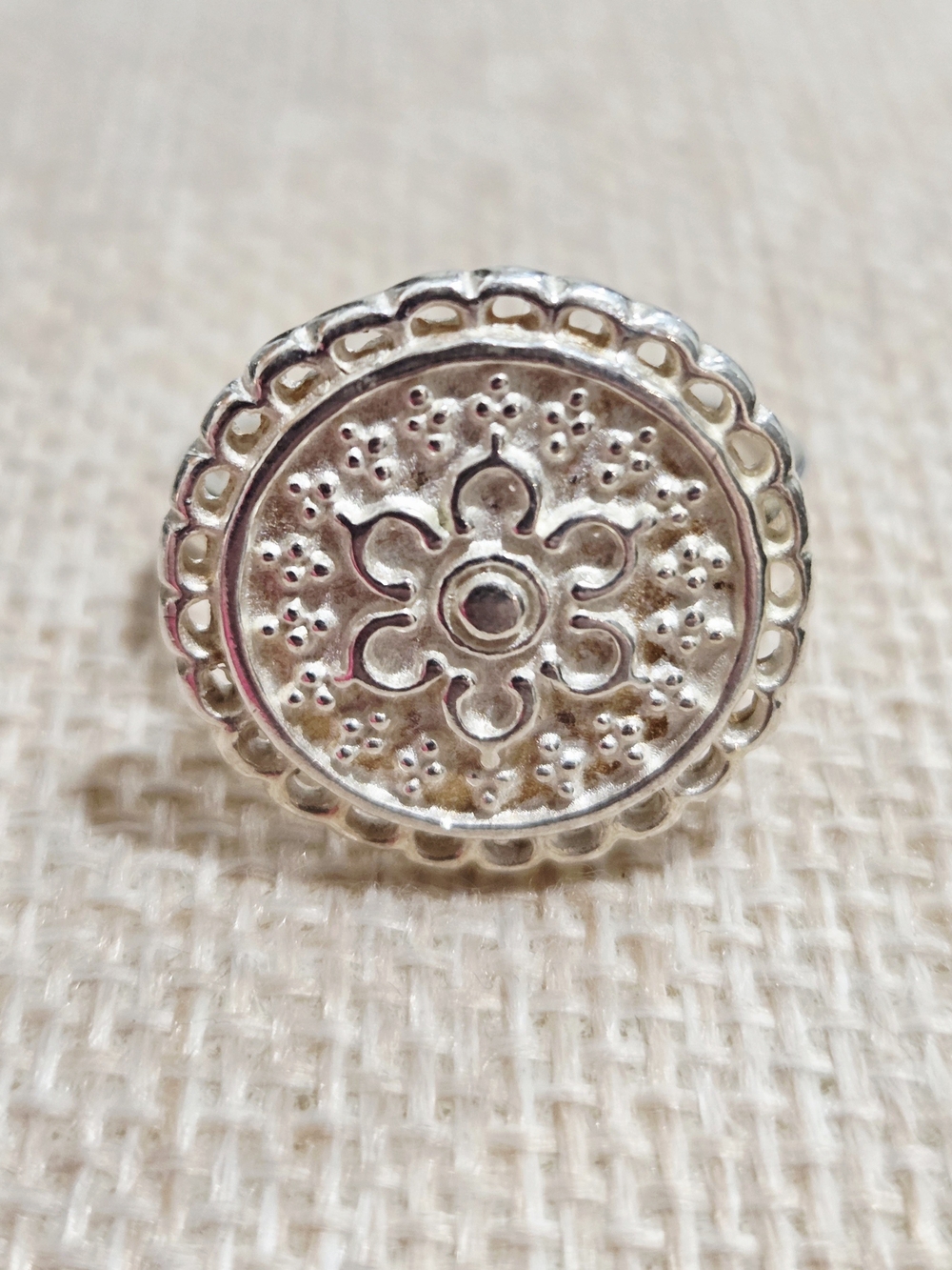 Silver Floral Round Statement Ring - Women Jewelry~Size 8
